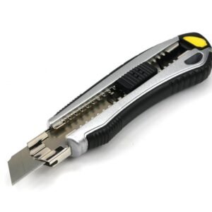 Nożyk łamany 18mm w aluminiowej obudowie z 6 ostrzami zapasowymi Waryński [WMA901]